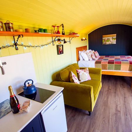 The Gambo Shepherd'S Hut Kidwelly Exterior photo